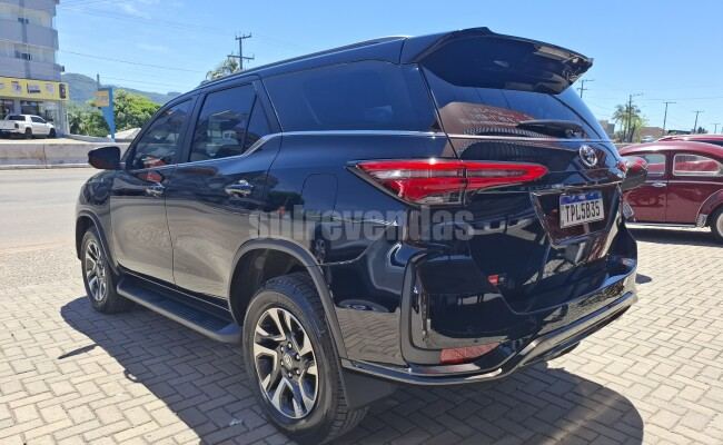 Toyota HILUX SW4