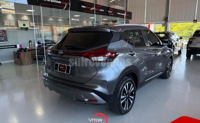 Nissan KICKS