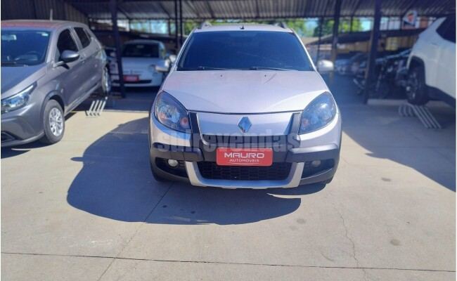 Renault SANDERO