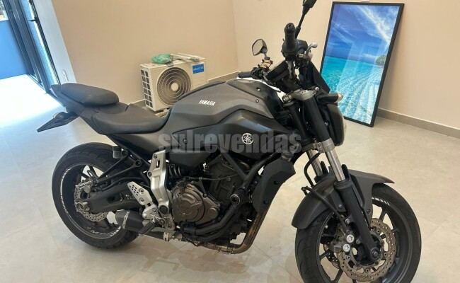 Yamaha MT-07/MT-07