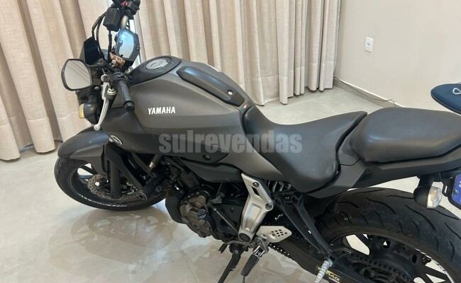 Yamaha MT-07/MT-07