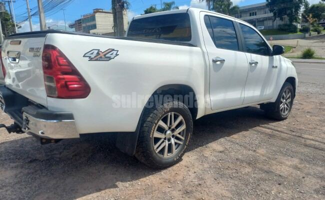 Toyota HILUX CD