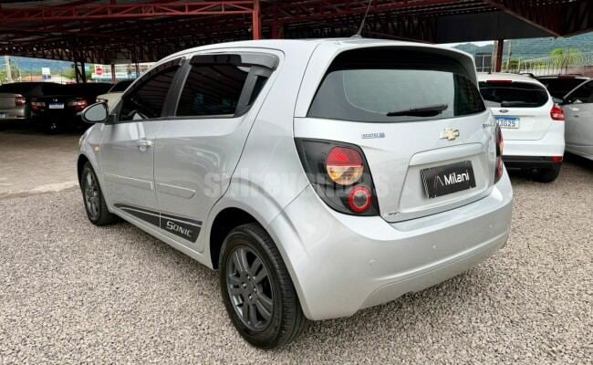 Chevrolet SONIC HB