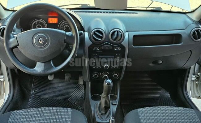Renault SANDERO