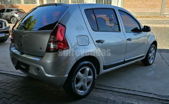 Renault SANDERO