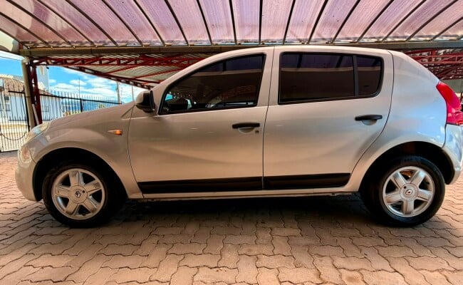 Renault SANDERO