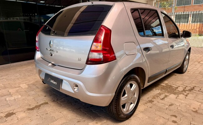 Renault SANDERO
