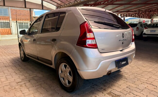 Renault SANDERO