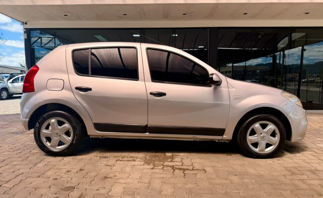 Renault SANDERO
