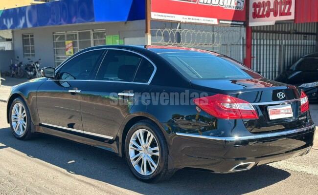 Hyundai GENESIS