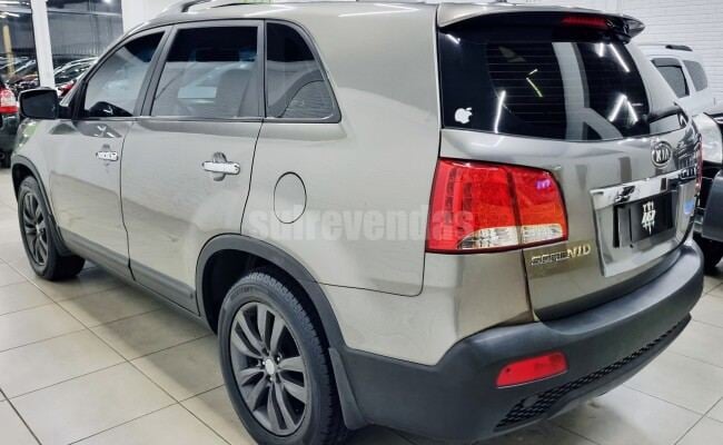 Kia SORENTO 3.5 V6 24V 4X2 AUT.