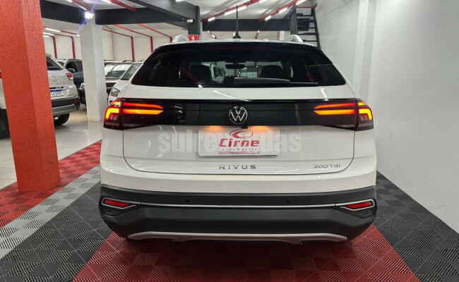 Volkswagen Nivus Highline 1.0 200 TSI Flex Aut.