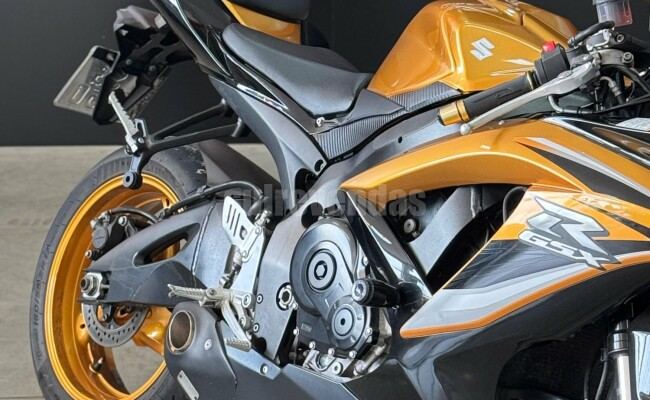 Suzuki Gsx r 750 w srad