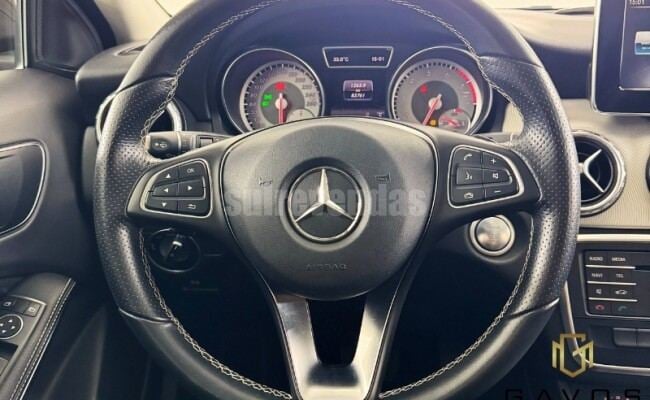 Mercedes-Benz GLA 200 1.6 CGI ADVANCE 16V TURBO FLEX 4P AUTOMÁTICO