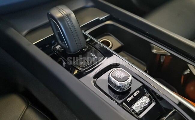 Volvo XC60 2.0 T8 HYBRID MOMENTUM AWD GEARTRONIC
