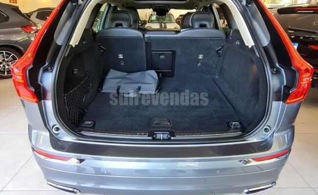 Volvo XC60 2.0 T8 HYBRID MOMENTUM AWD GEARTRONIC