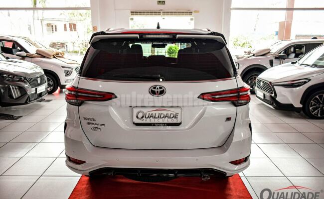 Toyota Hilux sw4