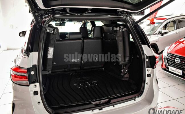 Toyota Hilux sw4