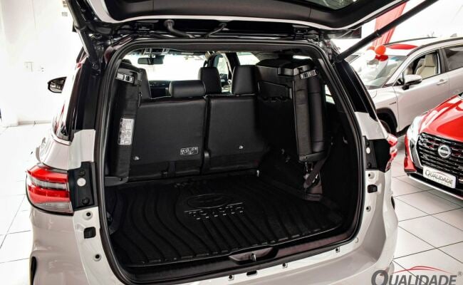 Toyota Hilux sw4