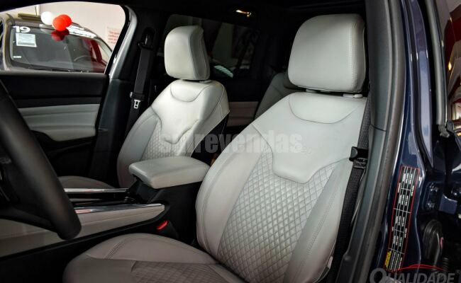 Jeep Commander