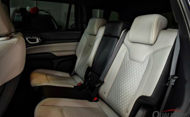 Jeep Commander