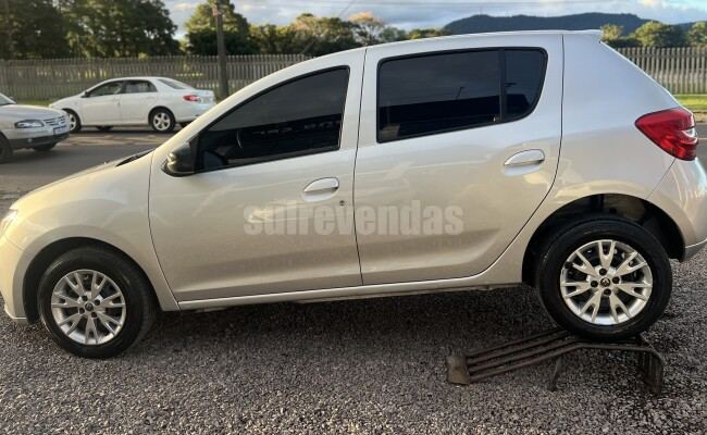 Renault SANDERO
