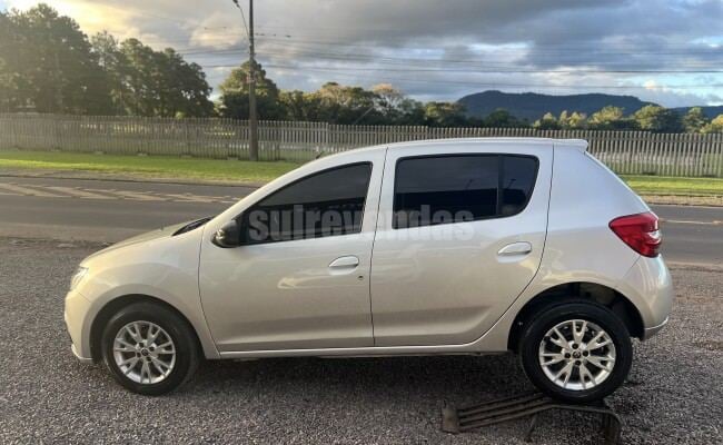 Renault SANDERO