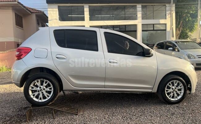 Renault SANDERO