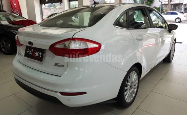 Ford FIESTA 1.6 TITANIUM SEDAN 16V FLEX 4P POWERSHIFT