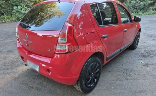 Renault SANDERO