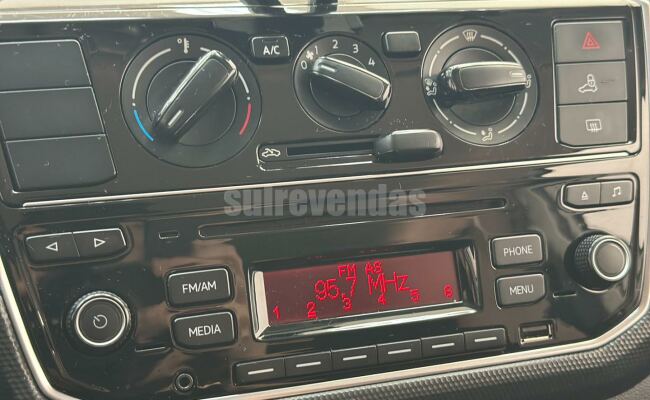 Volkswagen up! move 1.0 total flex 12v 5p