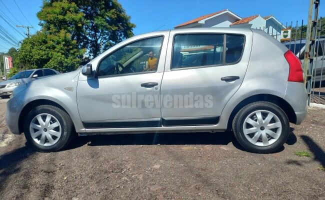 Renault SANDERO