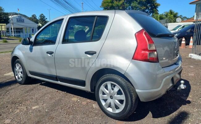 Renault SANDERO