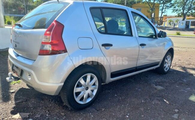 Renault SANDERO