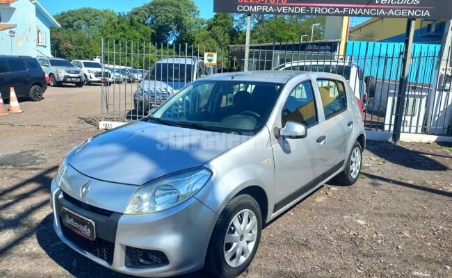 Renault SANDERO