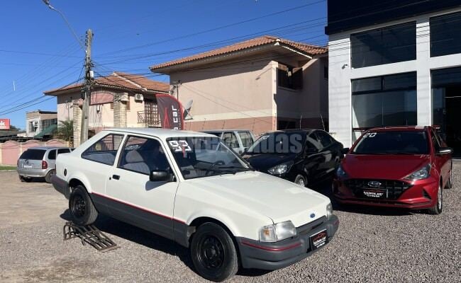 Ford ESCORT