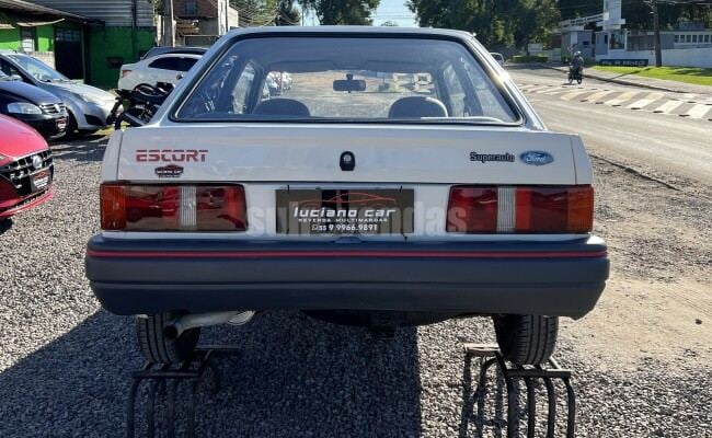 Ford ESCORT