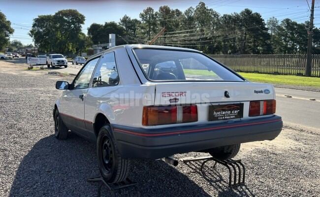 Ford ESCORT