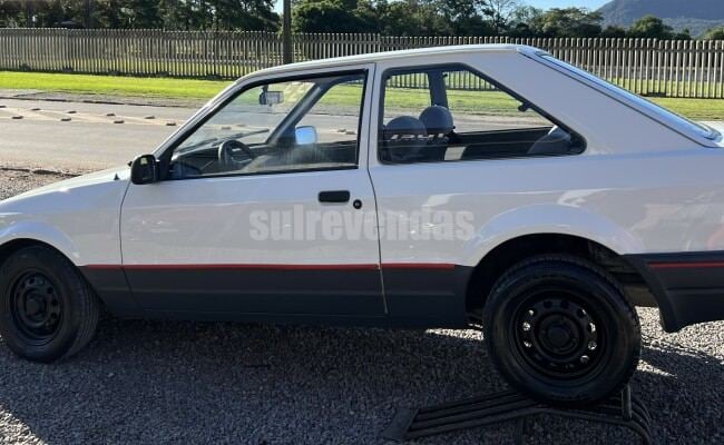 Ford ESCORT