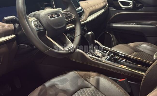 Jeep COMMANDER OVERLAND