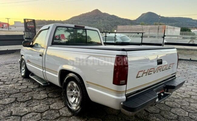 Chevrolet SILVERADO