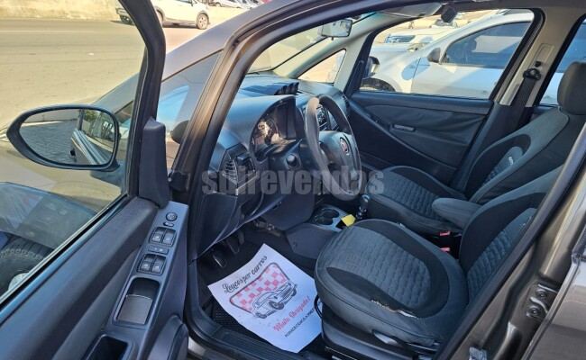 Fiat IDEA ADV./ ADV.LOCK.DUALOGIC 1.8 FLEX 5P