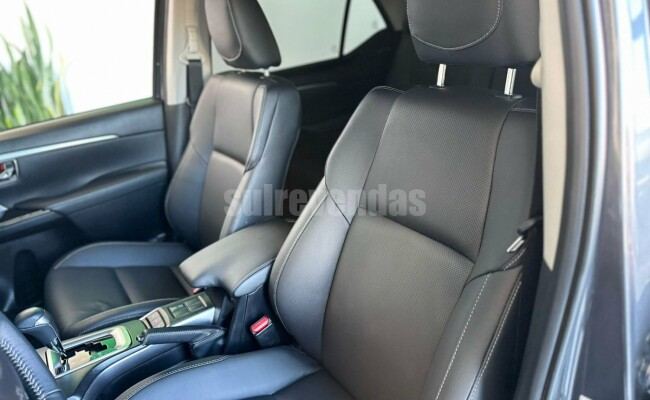 Toyota Hilux sw4