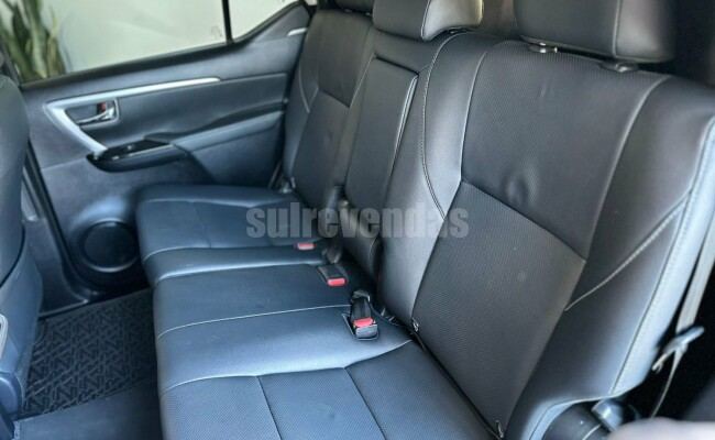 Toyota Hilux sw4