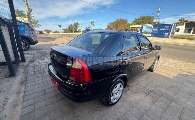 Chevrolet CORSA SEDAN PREMIUM