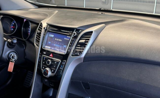 Hyundai i30 1.8 16V Aut. 5p