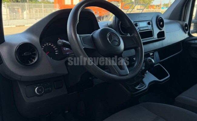 Mercedes-Benz SPRINTER 516