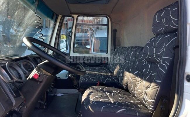 Ford CARGO 815