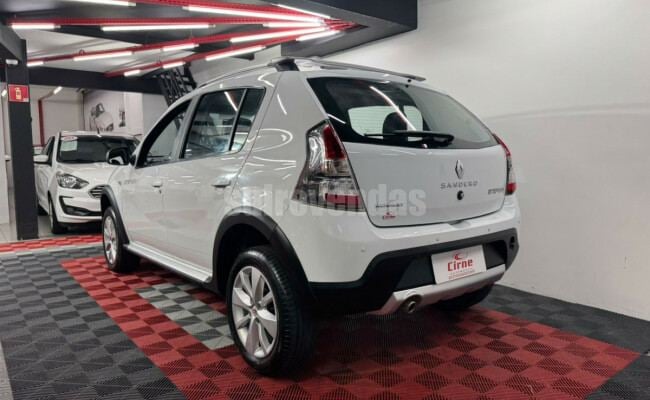 Renault SANDERO STEPWAY Hi-Flex 1.6 16V 5p Aut.