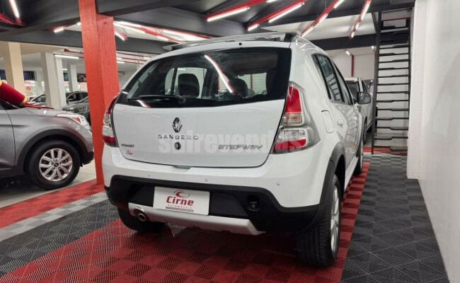 Renault SANDERO STEPWAY Hi-Flex 1.6 16V 5p Aut.